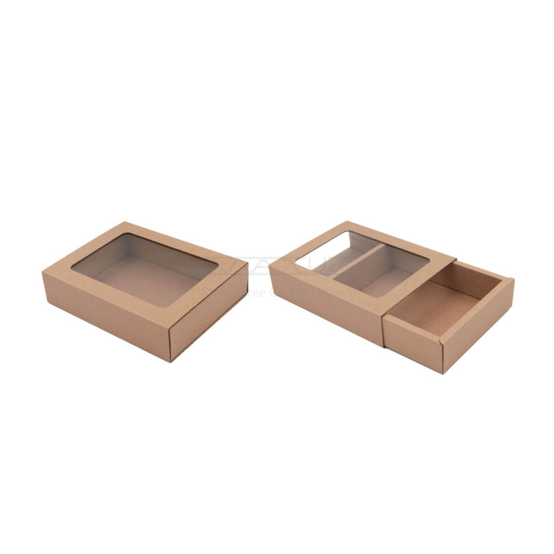 Box mit doppelten Wänden und Hülse